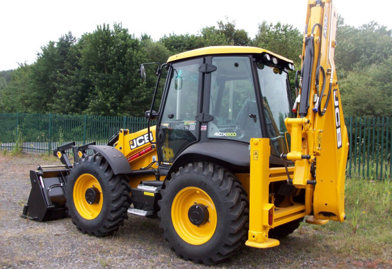 Трактор  JCB 4CX Eco. Фото