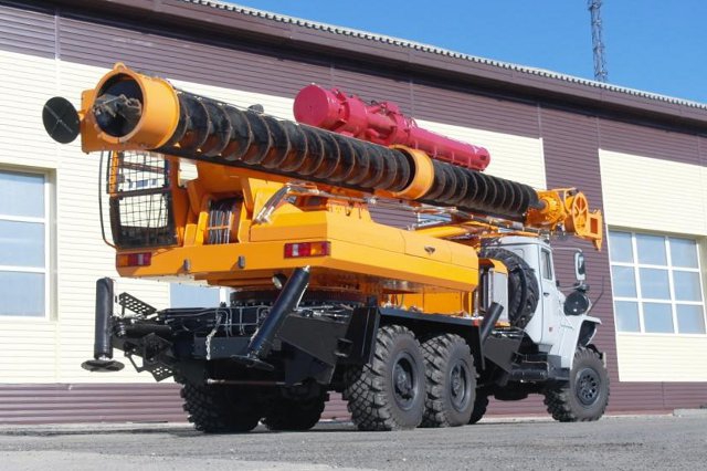 Бурильно-сваебойная машина БМ-811